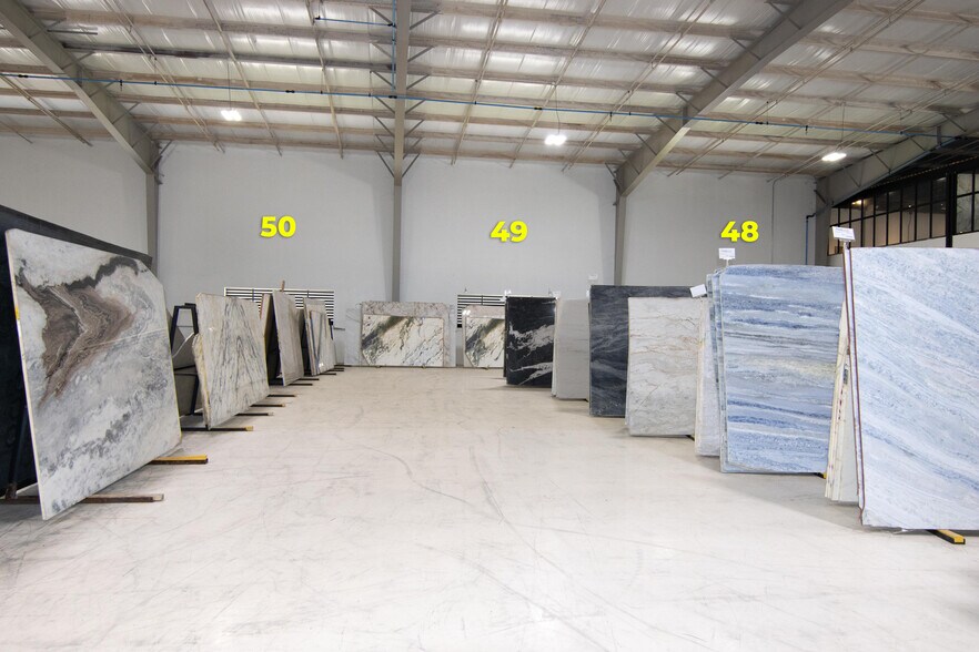 More Photos Of 1921 5th Ave S, Saint Petersburg Warehouse For Lease