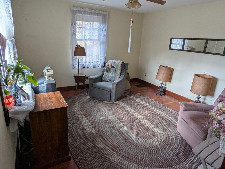 More Photos Of 182 NJ-31 Hwy, Hampton General Retail For Sale