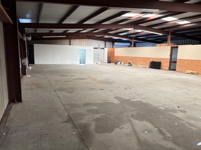 More Photos Of 952 Kenansville, Kenansville Warehouse For Lease