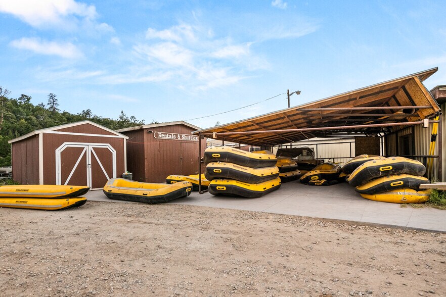More Photos Of 1050 South Blvd, Dutch John Hotel For Sale