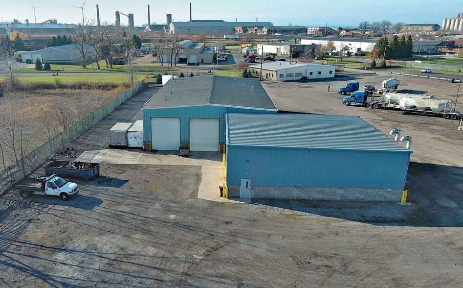 More Photos Of 70 N Gates Ave, Buffalo Truck Terminal For Lease