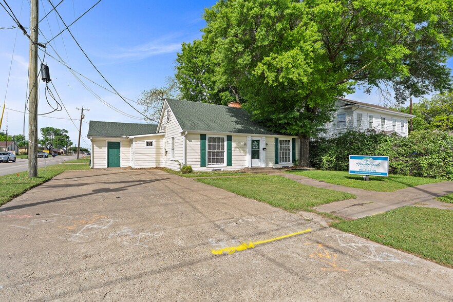 More Photos Of 208 S 31st St, Corsicana Flex For Sale