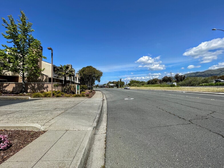 More Photos Of 7280 Marylinn Dr, Milpitas Land For Sale