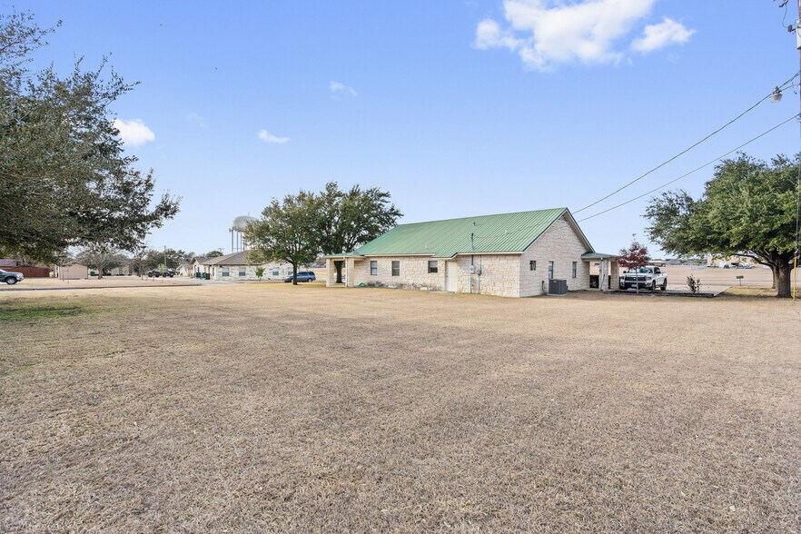 More Photos Of 409 Mallard Ln, Taylor Office Residential For Lease