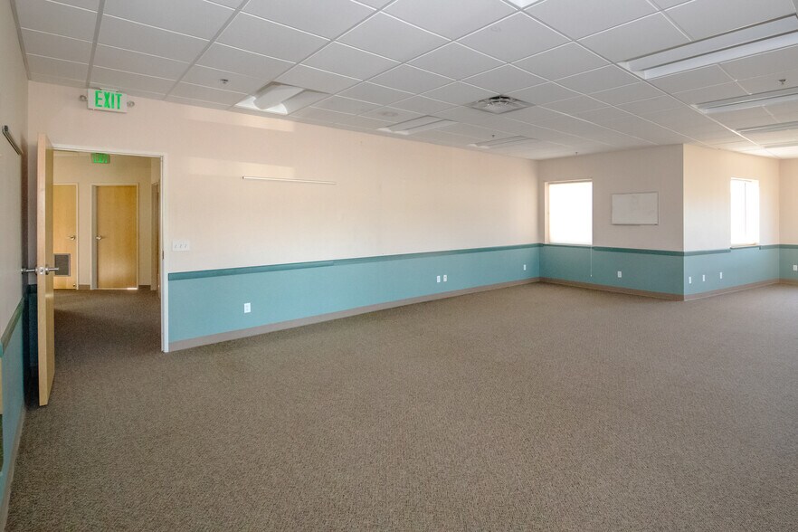 More Photos Of 5055 Chaparral Ct, Boulder Flex For Sale