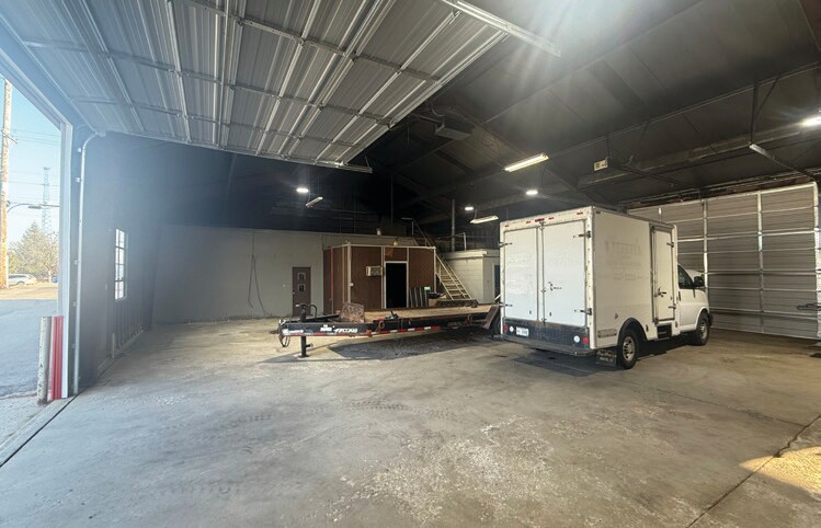 More Photos Of 1944 W Dorothy Ln, Dayton Warehouse For Lease