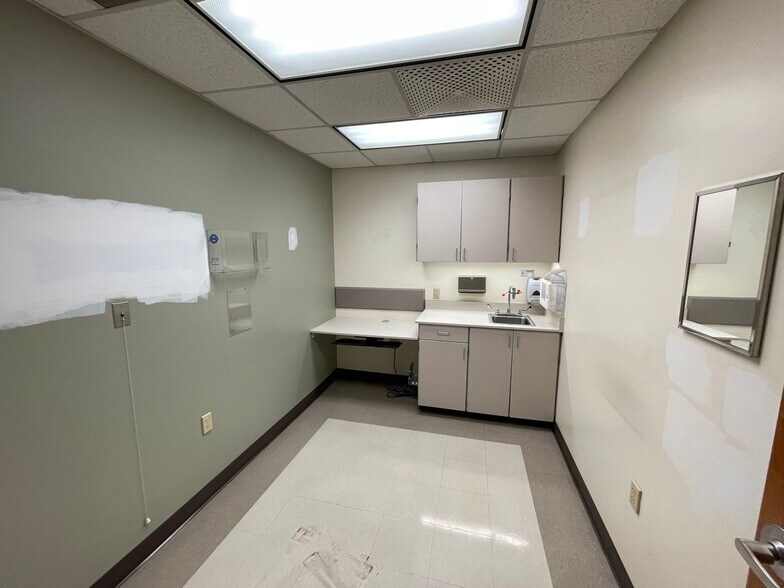 More Photos Of 502 54th Ave E, Fife Office For Lease