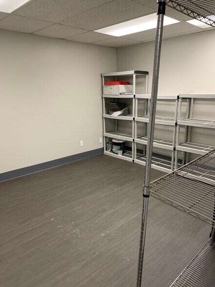 More Photos Of 10308 State Line Rd, Leawood Office For Lease