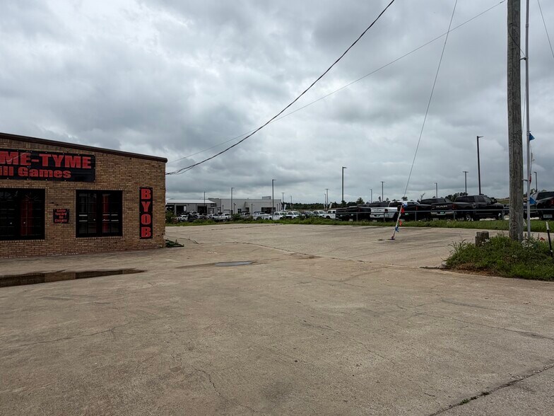 More Photos Of 17445 FM 17, Canton Flex For Sale