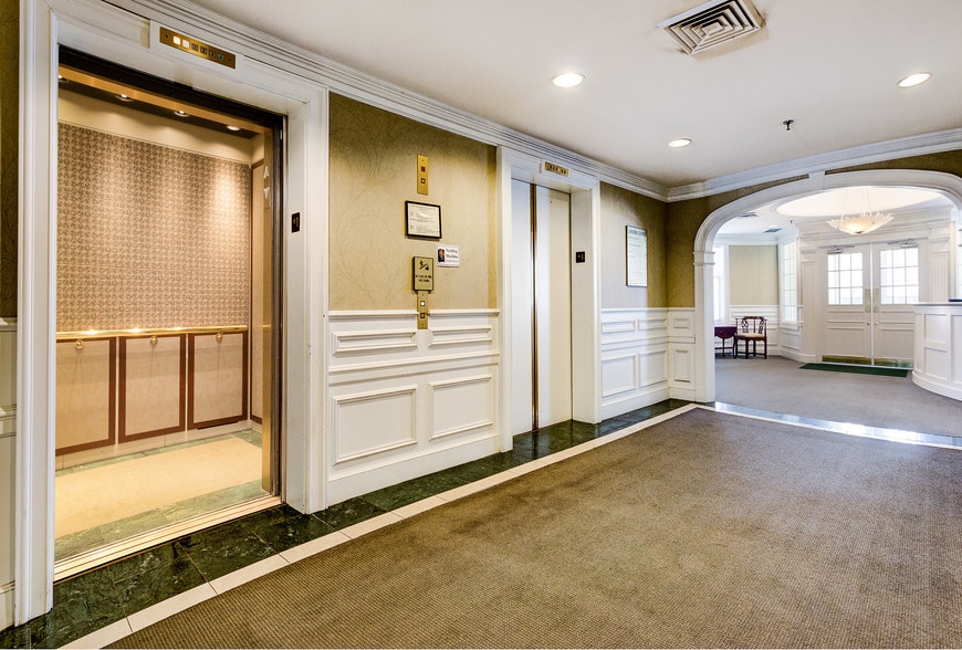 More Photos Of 3550 Lander Rd, Pepper Pike Office For Lease