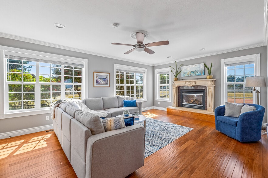More Photos Of 19351 Del Mar Dr, Fort Bragg Specialty For Sale