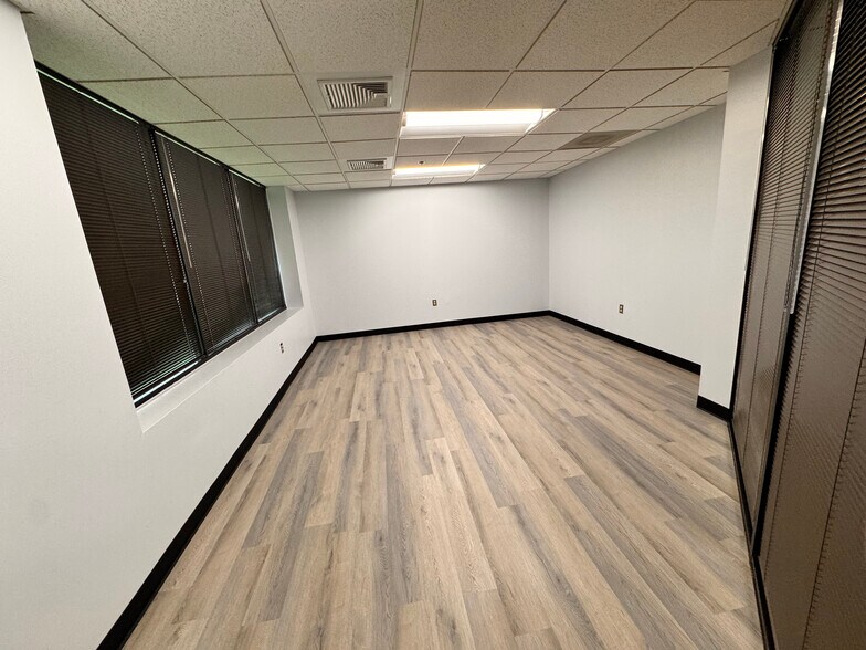 More Photos Of 8835 Columbia 100 Pky, Columbia Flex For Lease