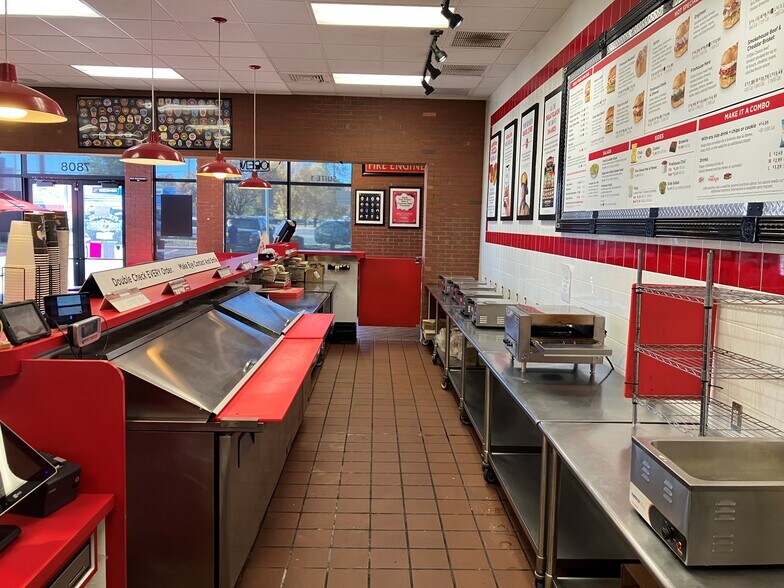 More Photos Of 7808 N Division St, Spokane General Retail For Lease