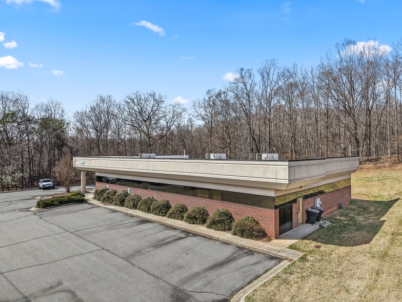 More Photos Of 257 W Kings Hwy, Eden Medical For Sale