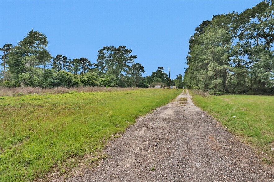 More Photos Of 15635 Highway 105 E, Conroe Land For Sale