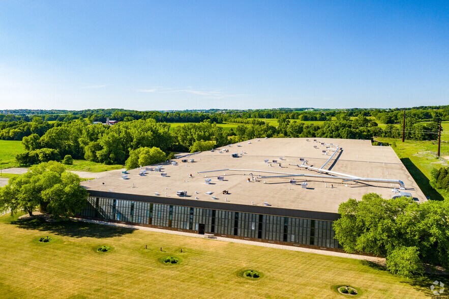 More Photos Of 5487 N Blue Bill Park Dr, Madison Distribution For Sale