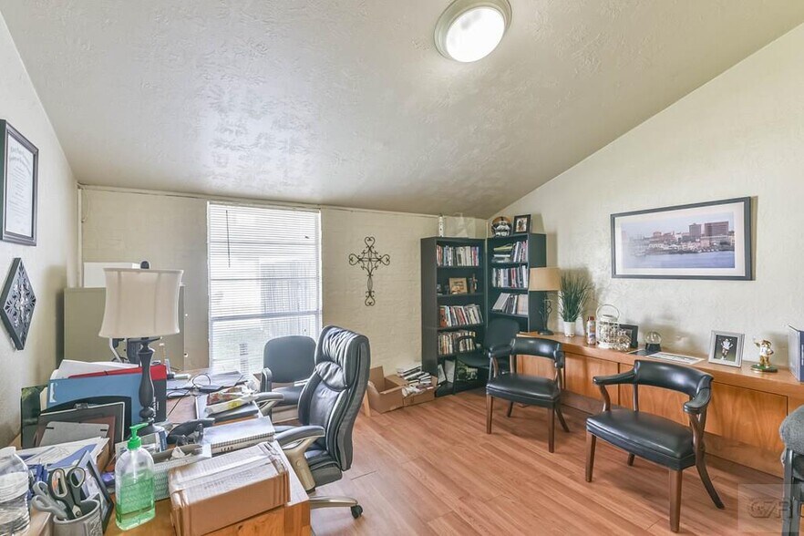 More Photos Of 426 Winnie, Galveston Religious Facility For Lease