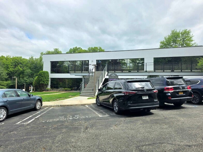 More Photos Of 1 Executive Blvd, Suffern Office For Lease