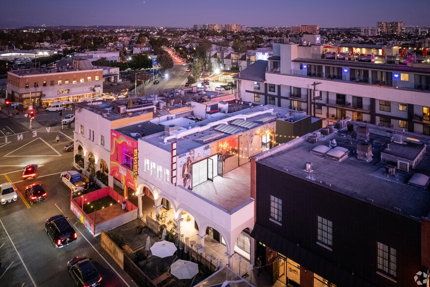 More Photos Of 62-66 Windward Ave, Venice Storefront Retail Office For Lease