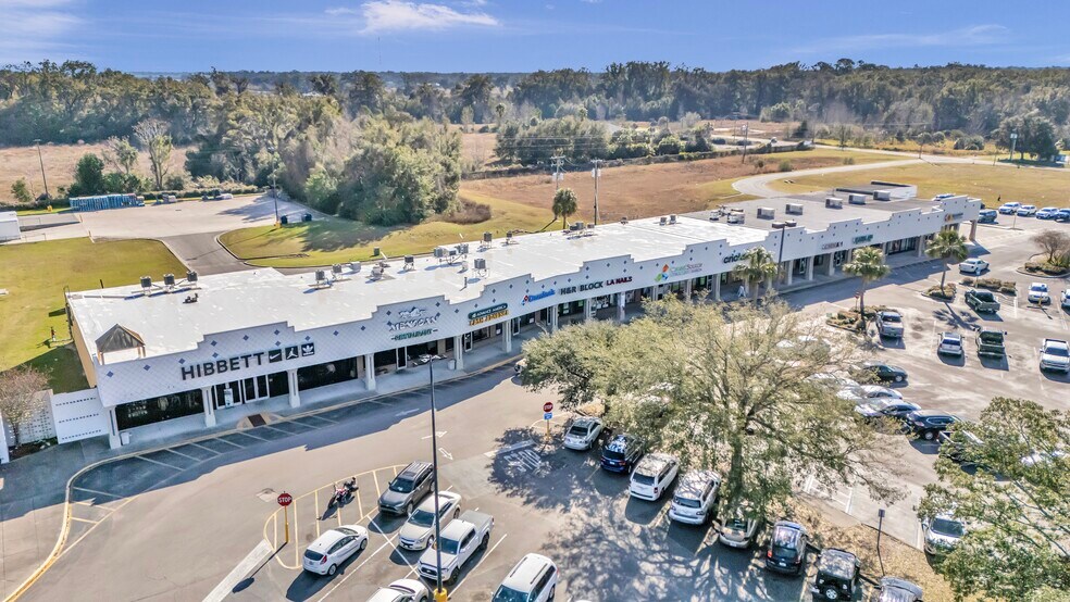 More Photos Of 2197 NW 11th Dr, Chiefland Storefront For Lease