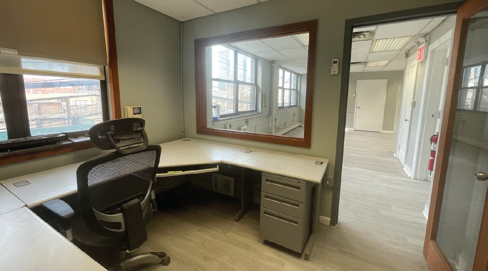 More Photos Of 514 47th Ave, Long Island City Warehouse For Lease