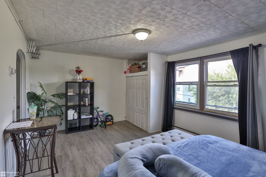 More Photos Of 902 W Wilkes Barre St, Easton Apartments For Sale