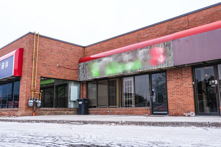 More Photos Of 155 E Beaver Creek Rd, Richmond Hill Office For Sale