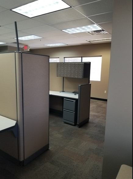 More Photos Of 820 N Concord St, South Saint Paul Light Distribution For Lease