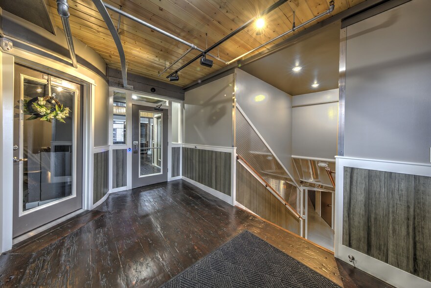 More Photos Of 3201 1st Ave S, Seattle Loft Creative Space For Lease