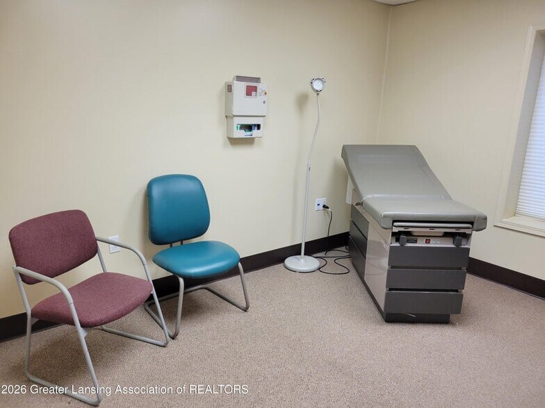 More Photos Of 108 W Higham St, Saint Johns Medical For Sale