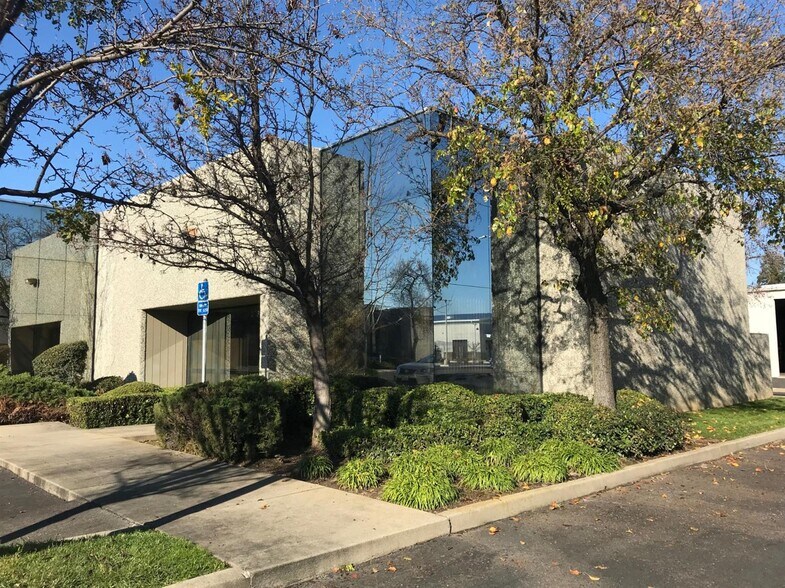 More Photos Of 3298 Monier Cir, Rancho Cordova Warehouse For Sale