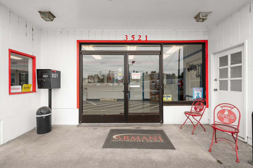 More Photos Of 3521 Franklin Blvd, Eugene Auto Dealership For Sale