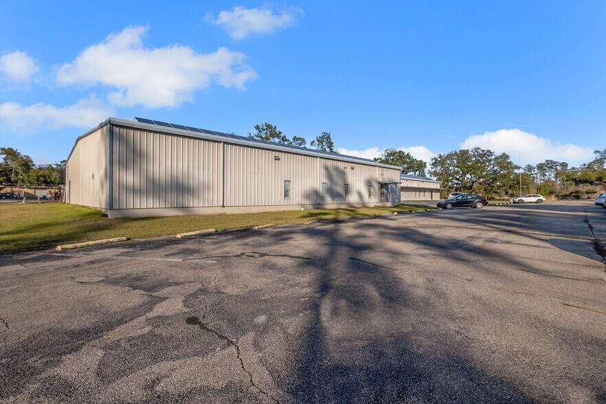 More Photos Of 1690 Capital Cir SW, Tallahassee Warehouse For Sale