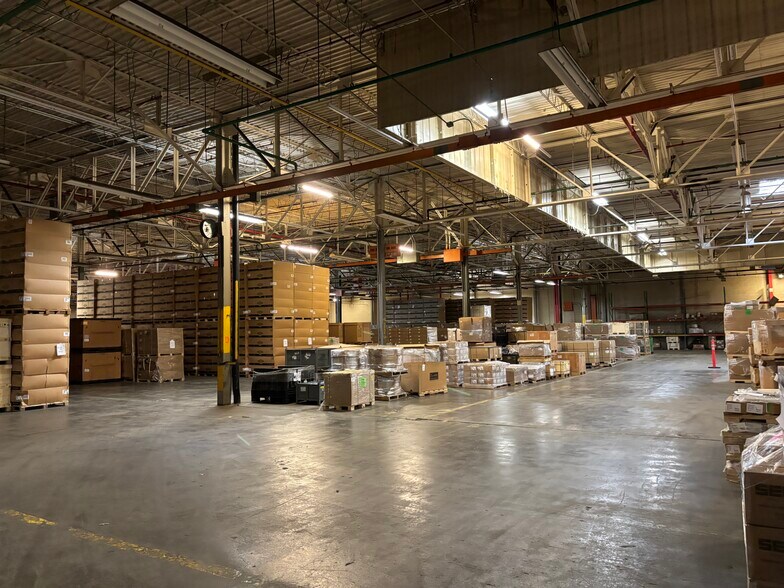 More Photos Of 4799 S Eason Blvd, Tupelo Distribution For Lease