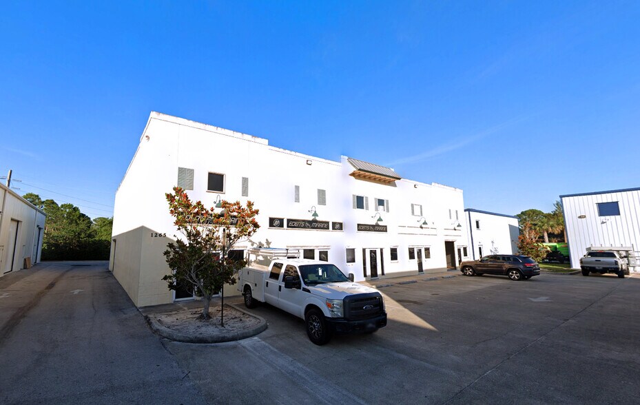 More Photos Of 1265 NE Savannah Rd, Jensen Beach Warehouse For Lease
