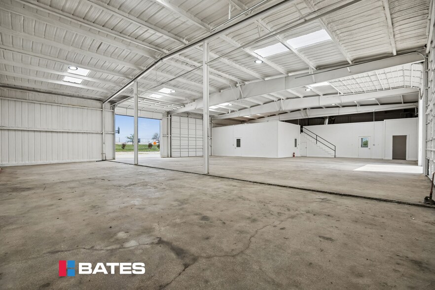 More Photos Of 7020 N Interstate 35 E, Waxahachie Industrial For Lease