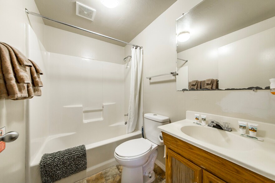 More Photos Of 18 Coffee Creek Lndg, Perryville Hotel For Sale