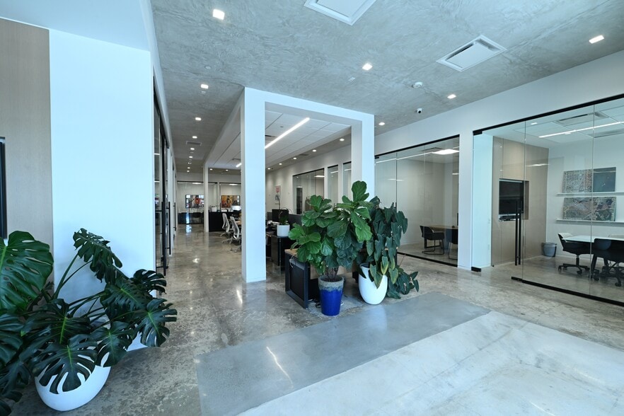 More Photos Of 2319 N Miami Ave, Miami Office For Lease