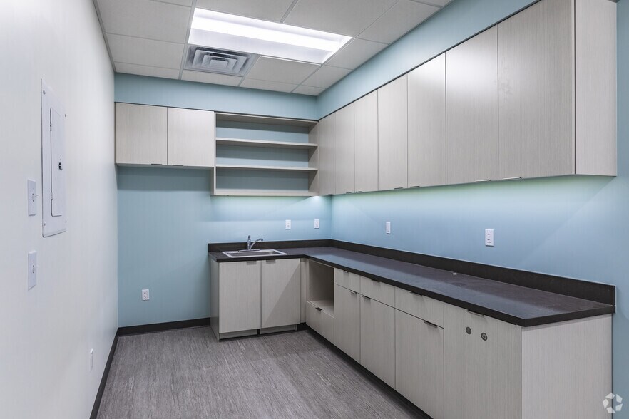 More Photos Of 5675 Ruffin Rd, San Diego Office For Lease