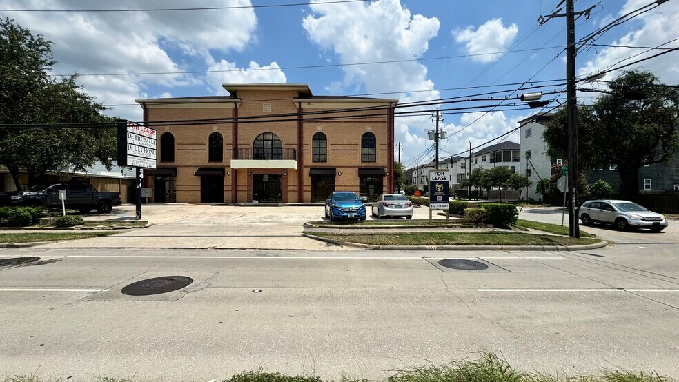 More Photos Of 2410 Ella Blvd, Houston Office For Sale