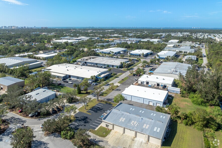 More Photos Of 2363 Industrial Blvd, Sarasota Unknown For Lease