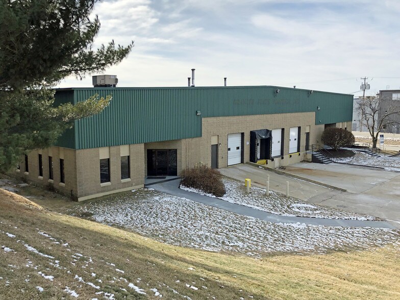 More Photos Of 15-17 Tinker Ave, Londonderry Warehouse For Lease