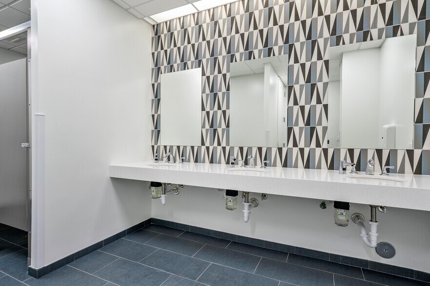 More Photos Of 12000 Biscayne Blvd, Miami Office For Lease