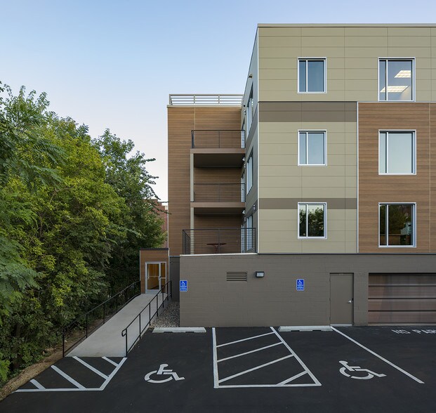 More Photos Of 275 3rd St S, Stillwater Medical For Lease