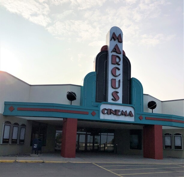More Photos Of 1116 Shakopee Town Sq, Shakopee Movie Theatre For Sale