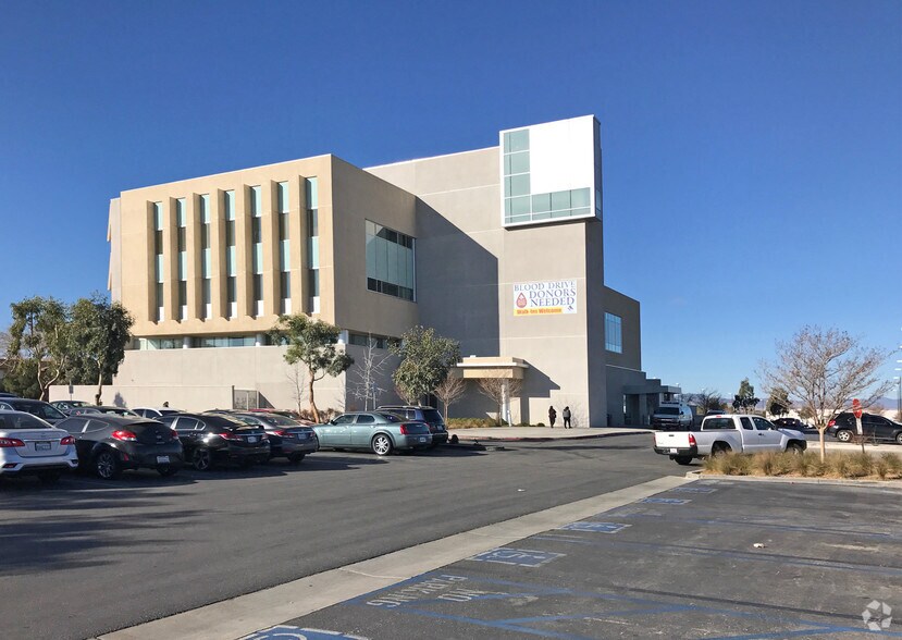 More Photos Of 44105 15th St W, Lancaster Medical For Lease