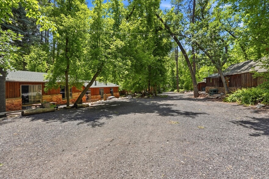 More Photos Of 1355 E Christopher Creek Loop, Payson Hotel For Sale