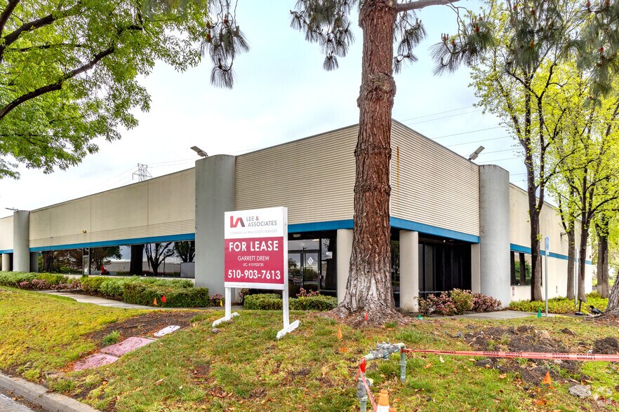 More Photos Of 726 S Hillview Dr, Milpitas Flex For Lease