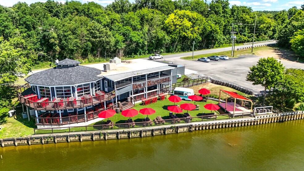 More Photos Of 700 Jordan Point Rd, Hopewell Restaurant For Sale