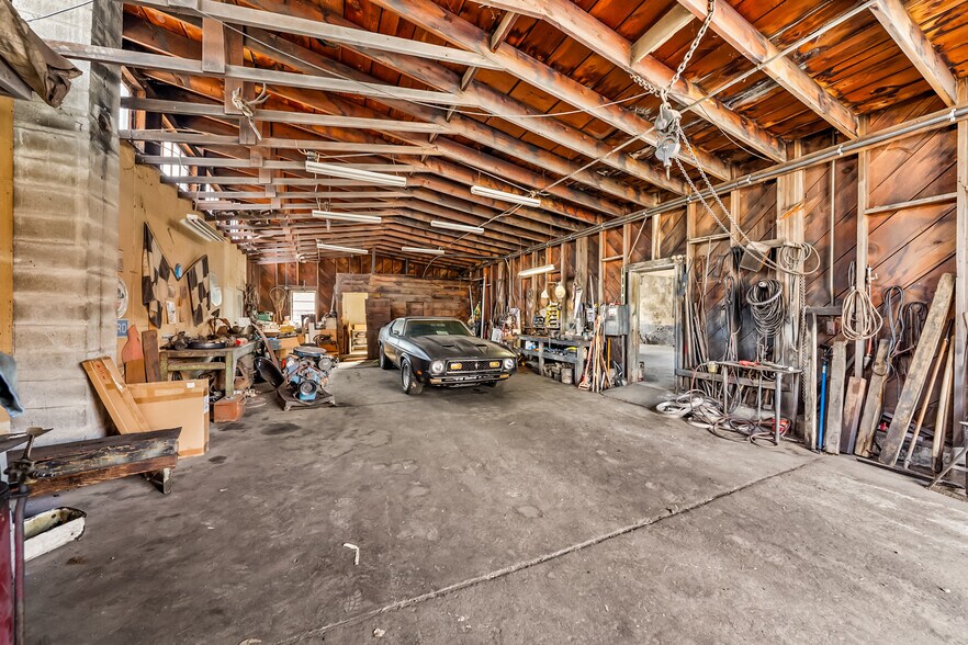 More Photos Of 205 E California St, Jacksonville General Retail For Sale